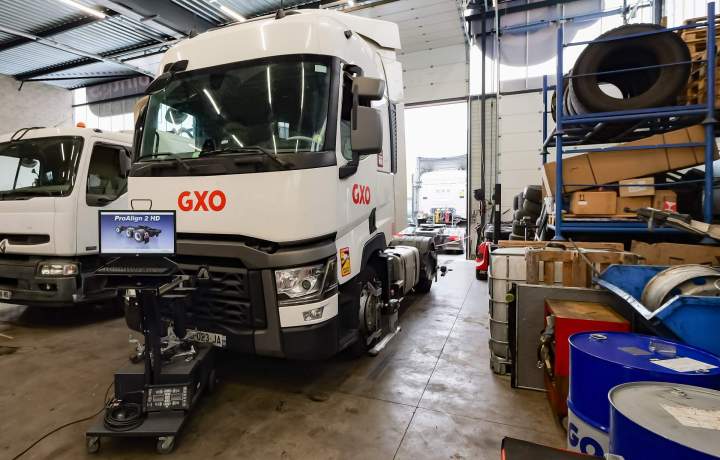 Garage poids lourds - Coudray-Montceaux