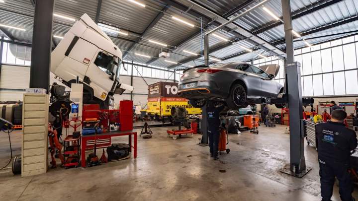Garage poids lourds - Coudray-Montceaux