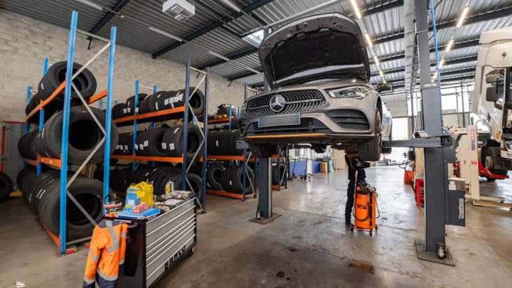 Garage poids lourds - Coudray-Montceaux